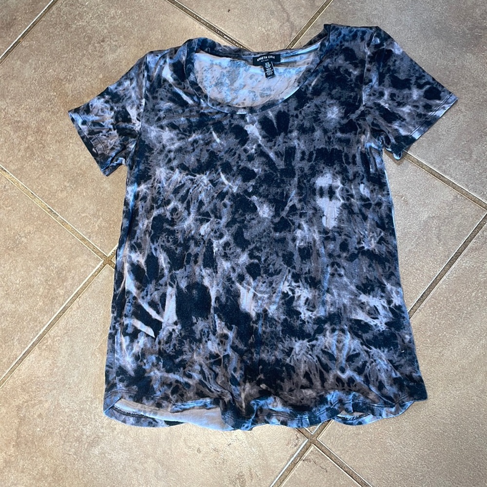 Kenneth Cole Tie dye Top! Size Medium